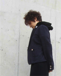 020　TAILORED JACKET WITH ANTIQUE BUTTONS